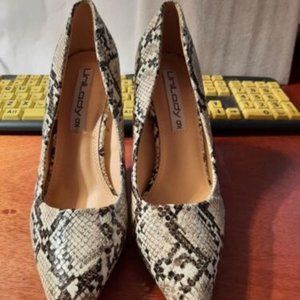 NEW ! Unilady Snake Print Pumps Black & White Size 9